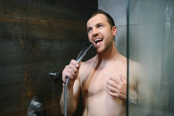 Young Single Handsome Caucasian Man Taking Shower Bathroom Singing Happy — Stock Photo, Image