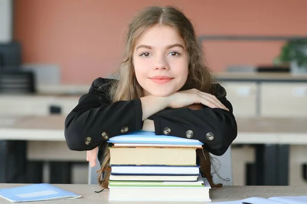 Education School Concept Student Girl Studying Reading Book School — Stock Photo, Image