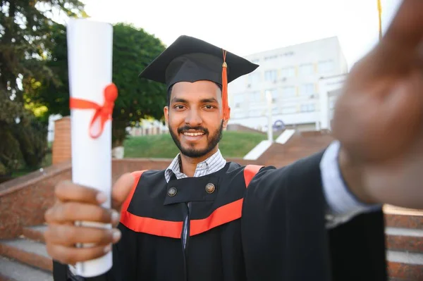 Indian Male Graduate Taking Selfie — Stock Photo, Image