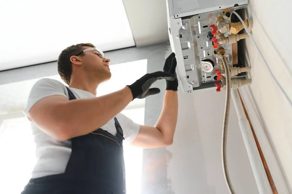 Gas Engineer Checking Cleaning Boiler Inspection Home — Fotografia de Stock