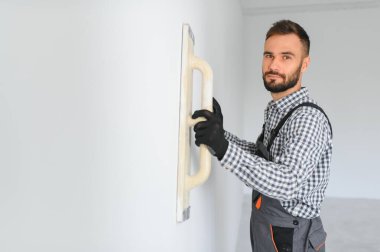iş kurma, meslek ve insanlar kavramı - Oluşturucu aracı kapalı taşlama ile.