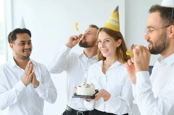 Corporate Party Mensen Concept Happy Team Met Taart Vieren Collega — Stockfoto