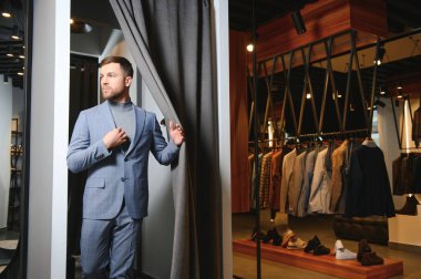 satır uygun dükkan karşı klasik yelek işadamı.