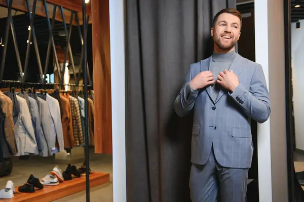 satır uygun dükkan karşı klasik yelek işadamı.