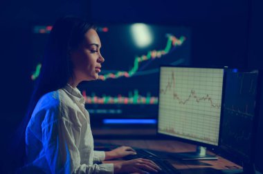 Kripto döviz piyasalarında çalışan borsa simsarları ve engelleme teknolojisi.