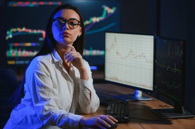 Kripto döviz piyasalarında çalışan borsa simsarları ve engelleme teknolojisi.