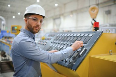 Profesyonel Ağır Sanayi Mühendisinin Portresi.