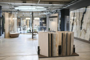 Mutfak kiremitleri sergi salonu zemin için yeni kiremit seçeneği ve ev inşaatı için duvarlar işe yarıyor..