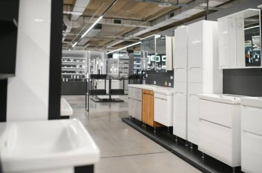 İç mekanda elit tesisatların sergilendiği galeride..