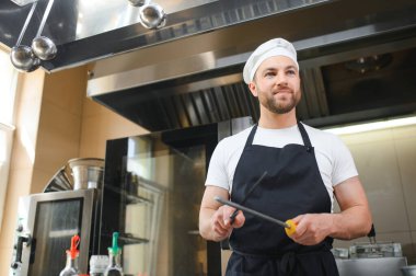 otel ya da restoran yemek mutfak şefi.