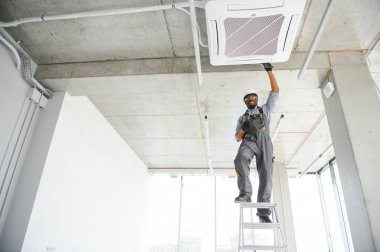 AC Elektrik Teknisyeni Klima Tamiri Aletleri.