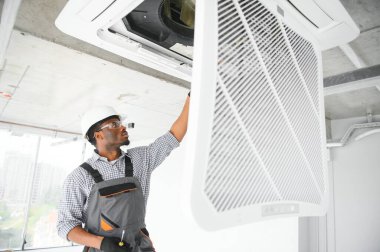 AC Elektrik Teknisyeni Klima Tamiri Aletleri.