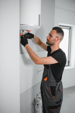 Gaz kazanının tamiri.