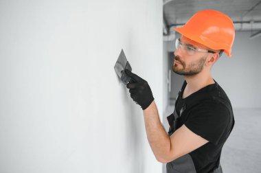 Evdeki alçıpan alçıpan ustası..