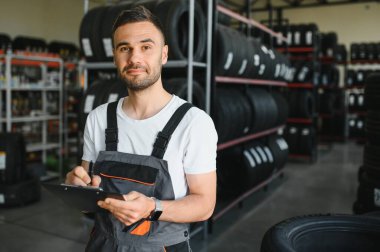 Auto makinist öneririz seçmek için otomobil lastiği.