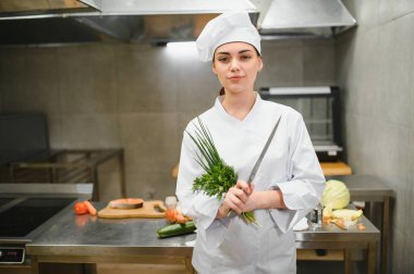 beyaz üniforma mutfakta Şef kadın portre.