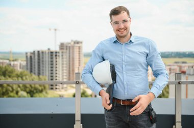 Bir mimarın portresi, profesyonel ustabaşı..