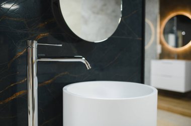 Banyo için şık bir aksesuar mağazası..