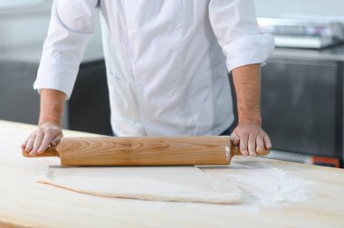 Hamur yoğurucu ve fırın malzemeleri. Fırın kavramı.