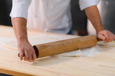 Hamur yoğurucu ve fırın malzemeleri. Fırın kavramı.