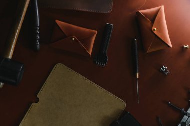 deri işçiliği araçları natürmort.