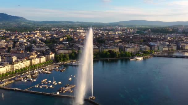Uhd スイス連邦共和国のジュネーブ市噴水の の空中映像 — ストック動画