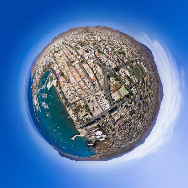 Winziger Planet Luftaufnahme Des Laginha Strandes Der Stadt Mindelo Auf lizenzfreie Stockbilder
