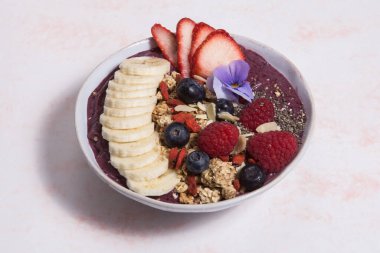 Brezilya, hawaii ve baja california acai kase popüler.