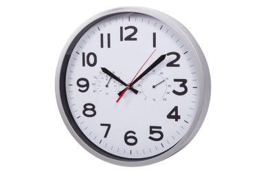 Klasik duvar saati, beyaz arkaplanda izole.