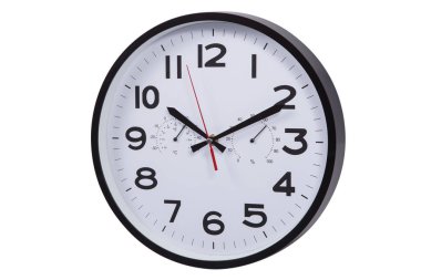 Klasik duvar saati, beyaz arkaplanda izole.