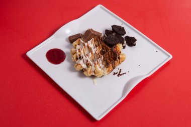 Kahvaltı için nefis ev yapımı gofretler.