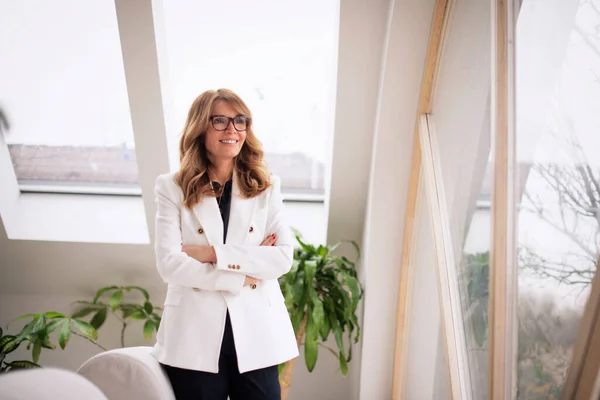 Portrait Elegant Middle Aged Businesswoman Standing Window — Stok Foto