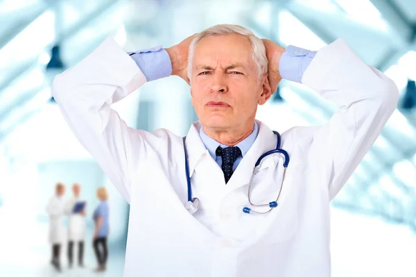 Portrait Senior Male Doctor Wearing Labcoat Stethoscope His Neck Standing — Stock Photo, Image