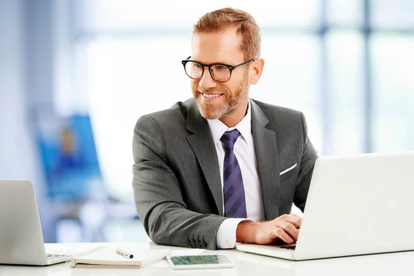 Portrait Happy Mid Aged Businessman Using Laptops Office Confident Professional — Stock Photo, Image