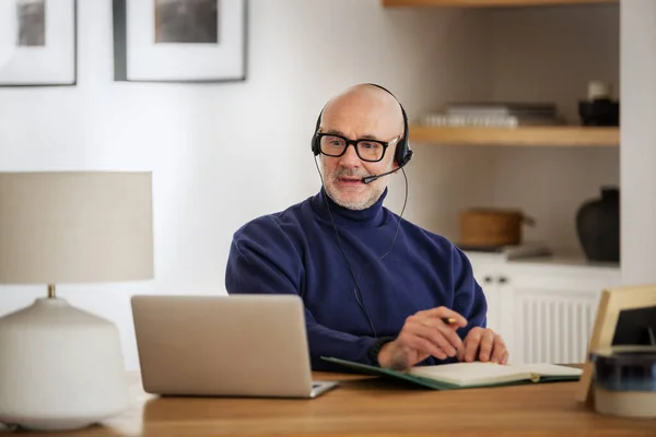 Customer Service Assistant Professional Man Wearing Headset While Sitting His — Photo