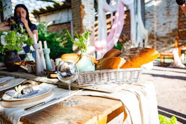 rustik stil, seçici odak, ekmek, peynir, zeytin, mantar, şarap, yemek, açık hava