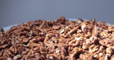 Cevizi yakın ürün mineraller ve vitaminler ile, ceviz bir masa açmak