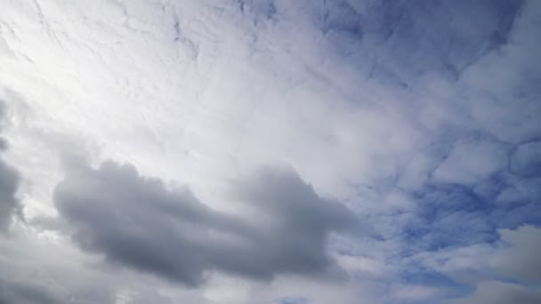 Timelapse Van Snel Bewegende Wolken Door Lucht — Stockvideo