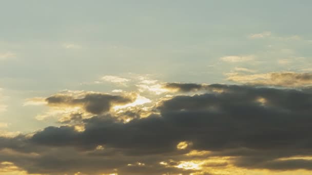Заходящее Небо Движущимися Облаками — стоковое видео