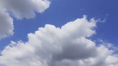 timelapse sky with white clouds during daytime