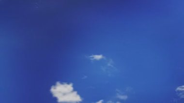 timelapse sky with white clouds during daytime