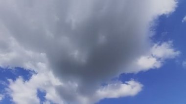 timelapse sky with white clouds during daytime