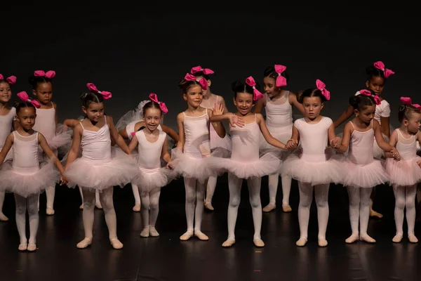 Фаро Португаль Июля 2022 Года Детская Танцевальная Группа Исполняющая Летний Лицензионные Стоковые Изображения
