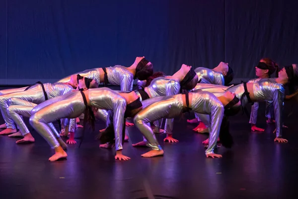 Фаро Португалия Июля 2022 Года Группа Современного Танца Исполняет Танцевальный — стоковое фото