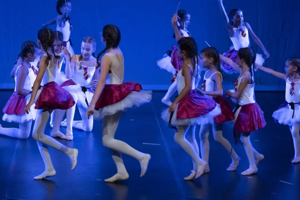 Faro Portugal 16Th Juli 2022 Unga Barn Dansar Grupp Utför — Stockfoto