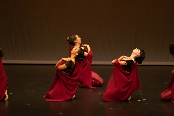 Faro Portugalsko Června 2022 Současná Taneční Skupina Vystupovala Historickém Divadle — Stock fotografie