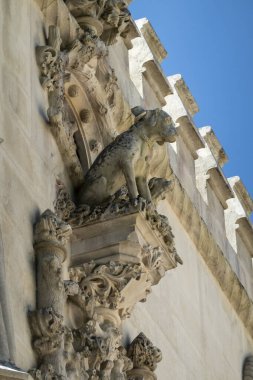 1800 'lerin sonunda Portekiz' in Sintra kentinde inşa edilmiş bir park ve bahçe sarayı olan Quinta da Regaleira 'da çok güzel bir yer..
