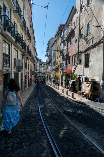 Lisboa Portugal Junho 2022 Pessoas Turistas Visitam Apreciam Bairro Mouraria — Fotografia de Stock