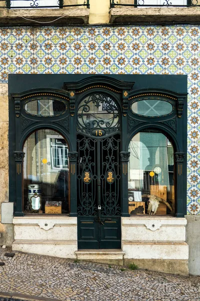 Lisbon Portugal Juni 2022 Typisk Liten Antik Restaurang Mourariadistriktet Lissabon — Stockfoto