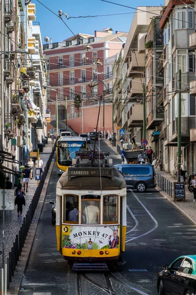 Lissabon Portugal Juni 2022 Typische Architektur Und Gelbe Straßenbahnen Der — Stockfoto